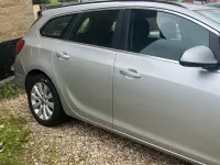 2015 Vauxhall Astra thumbnail 4